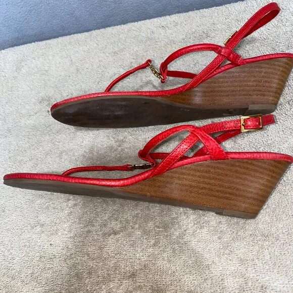 Tory Burch Red Leather T-Strap Wedge Sandals Gold Logo Medallion Women’s - Picture 4 of 7